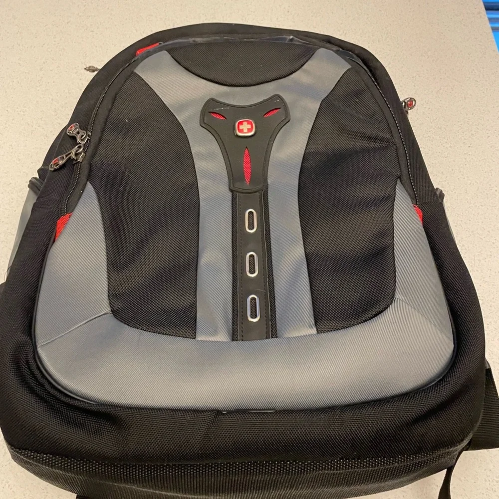 Wenger Laptop Backpack - Picture 1 of 3